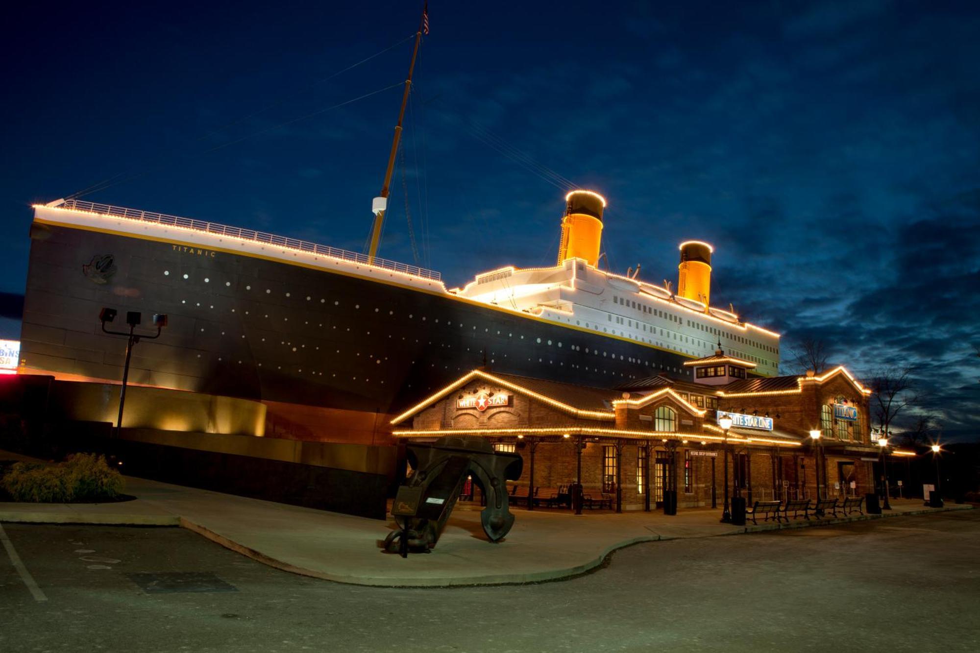 A Great Escape - Get 1089 Of Free Area Attraction Tickets For Each Paid Day, Dollywood And More! Pigeon Forge Rum bild